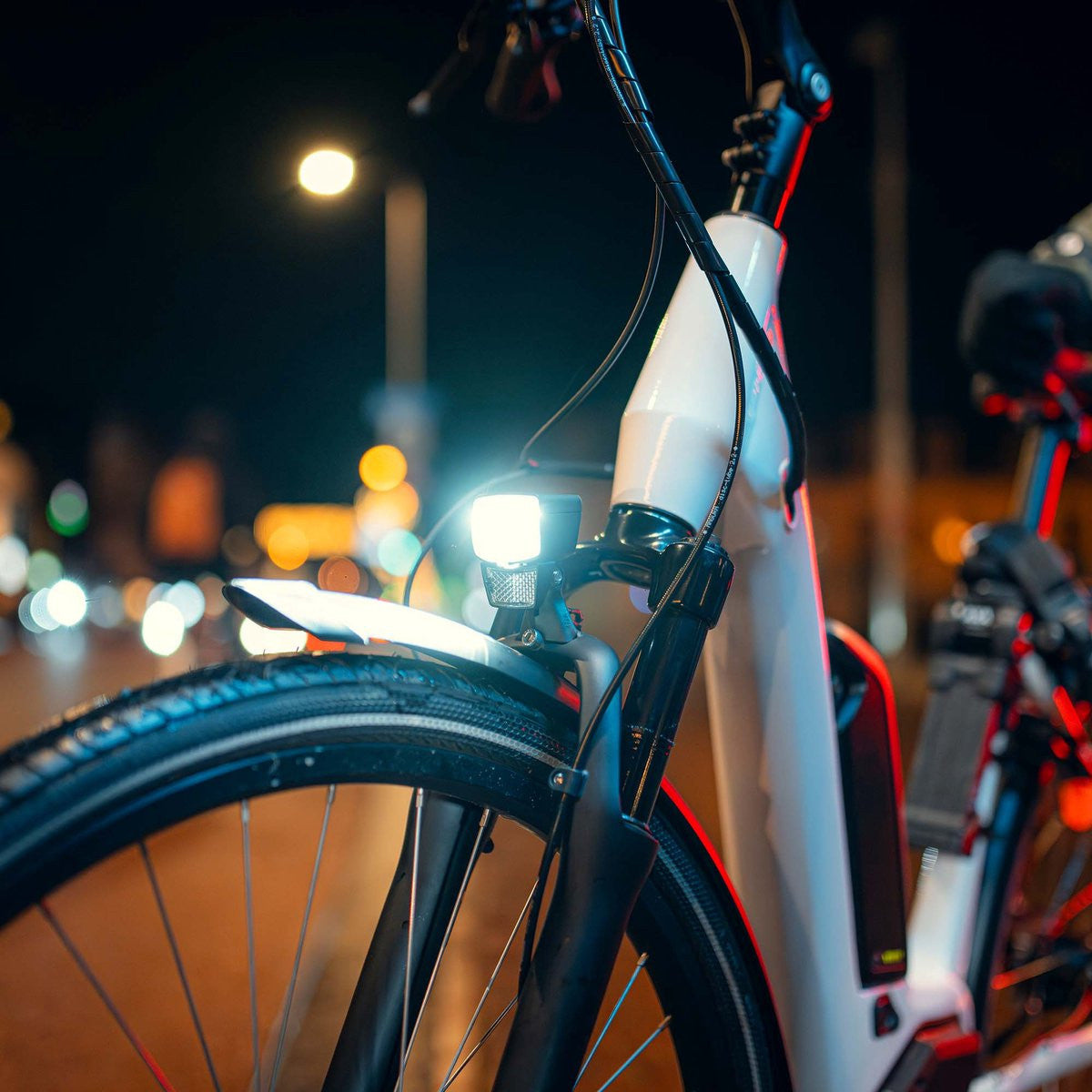 AXA Nxt 60 E‑bike Koplamp (detail)